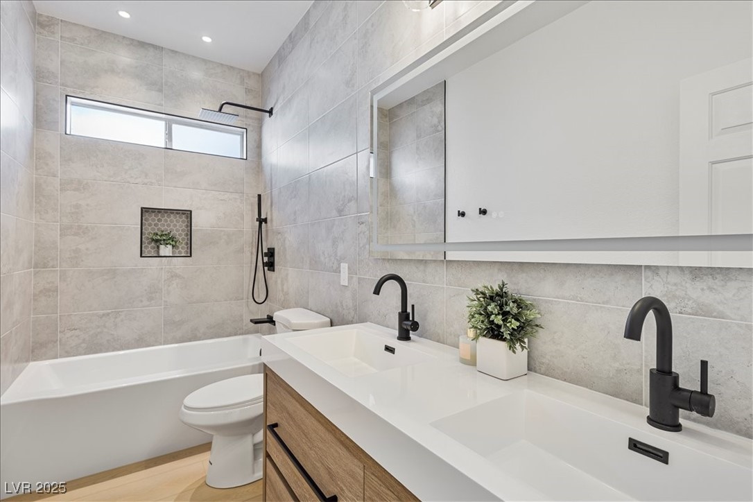 2475 Sedona Cedar Avenue