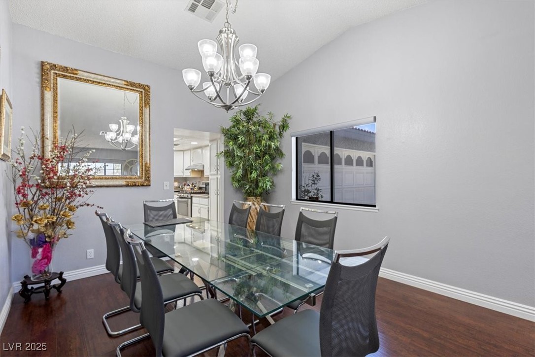 1647 Los Altos Place