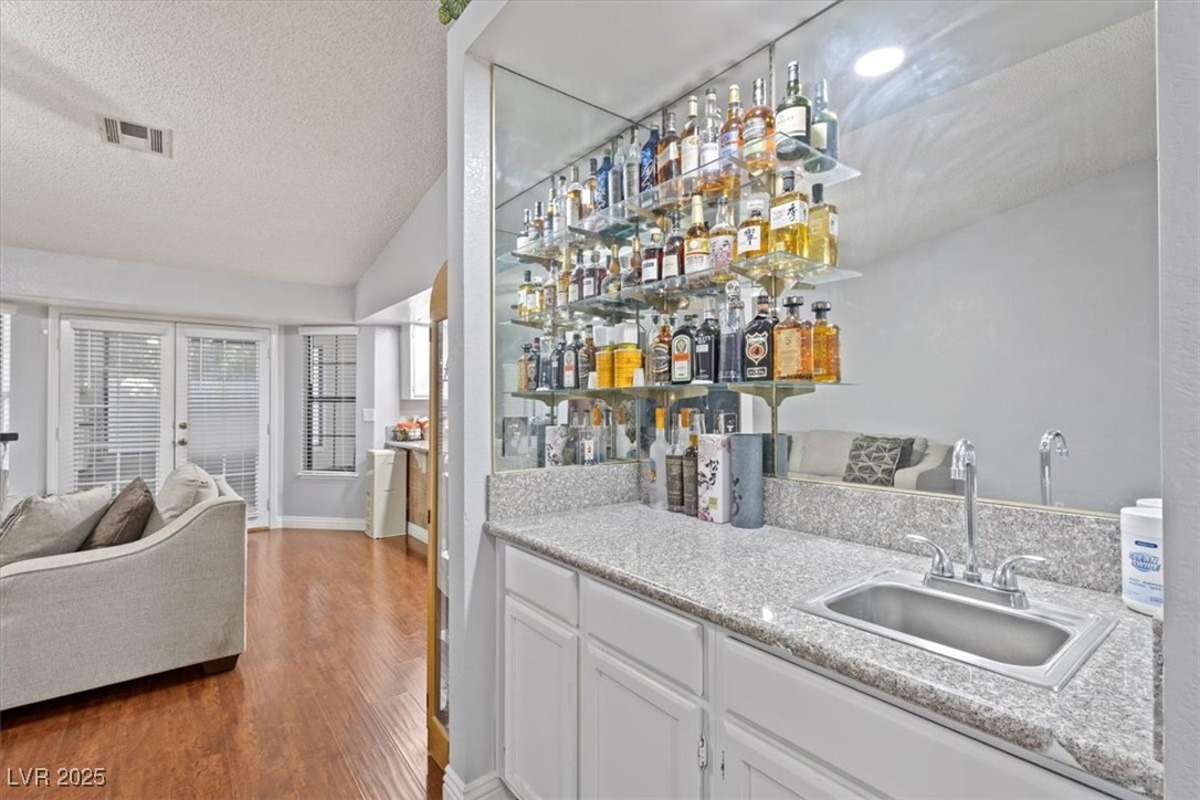 1647 Los Altos Place