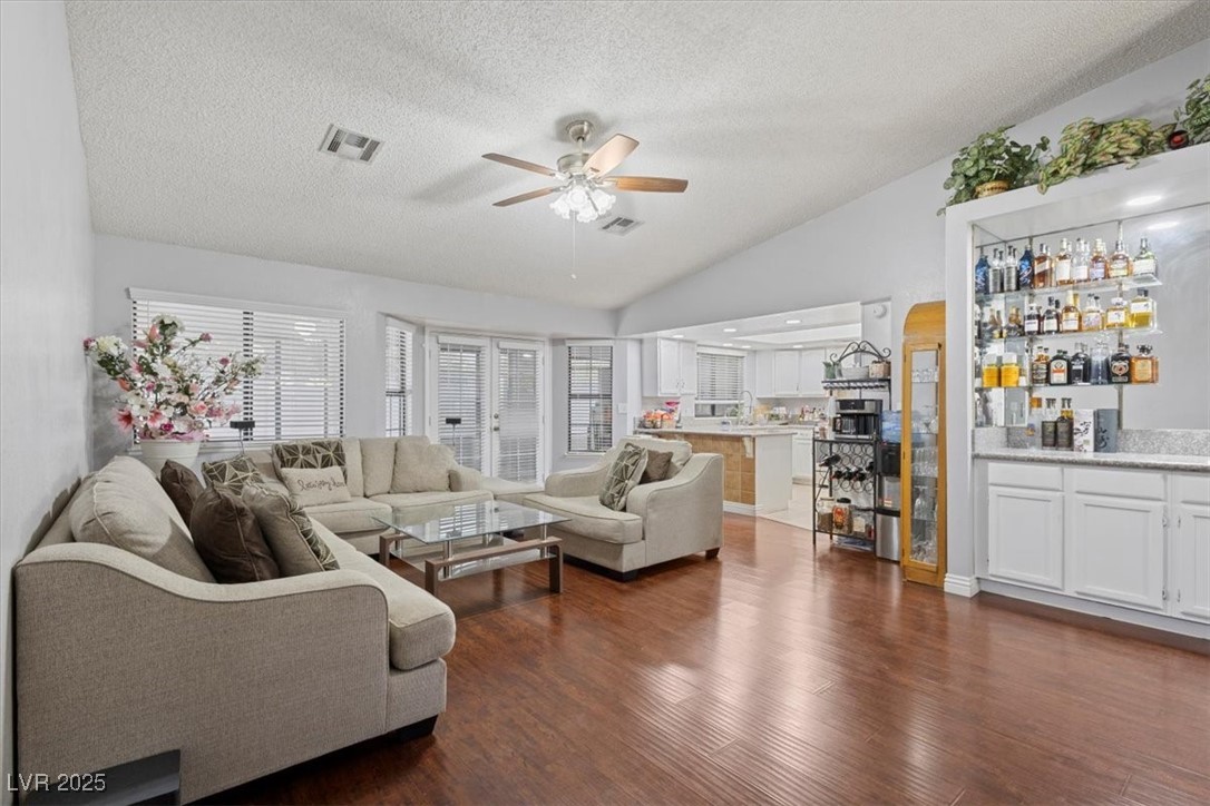 1647 Los Altos Place