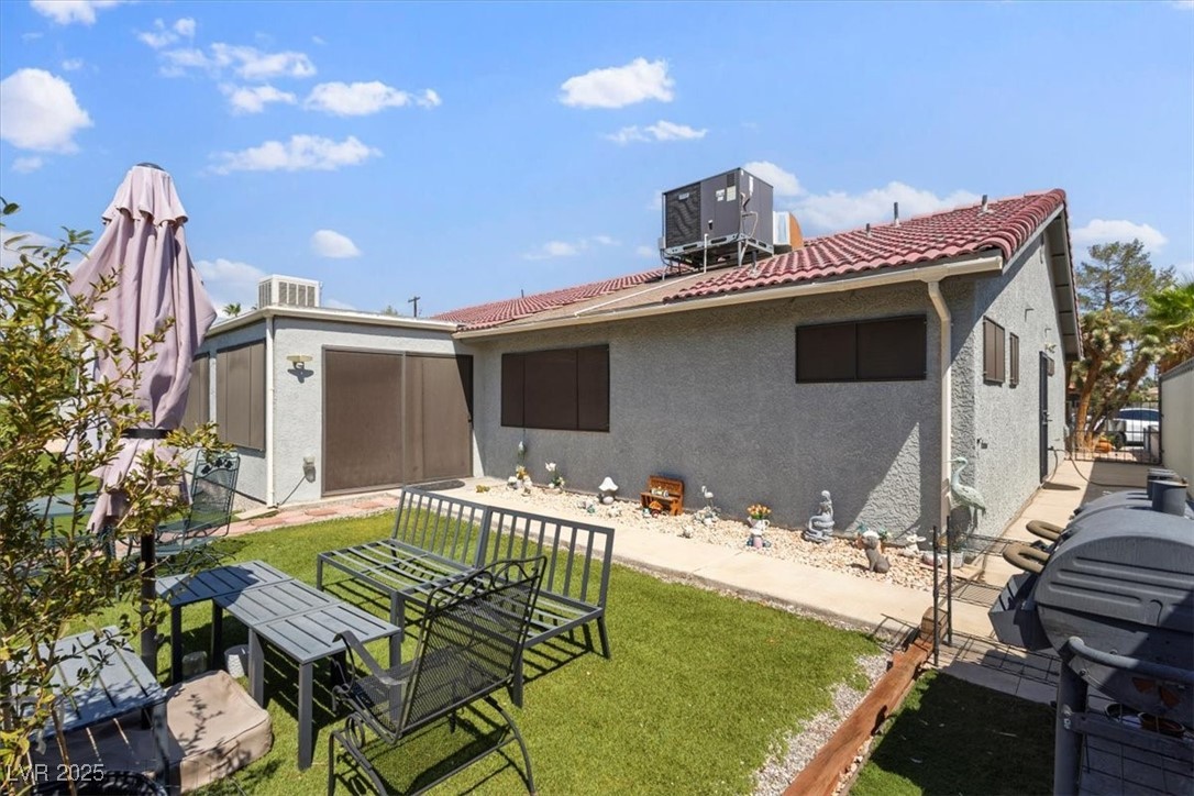 1647 Los Altos Place