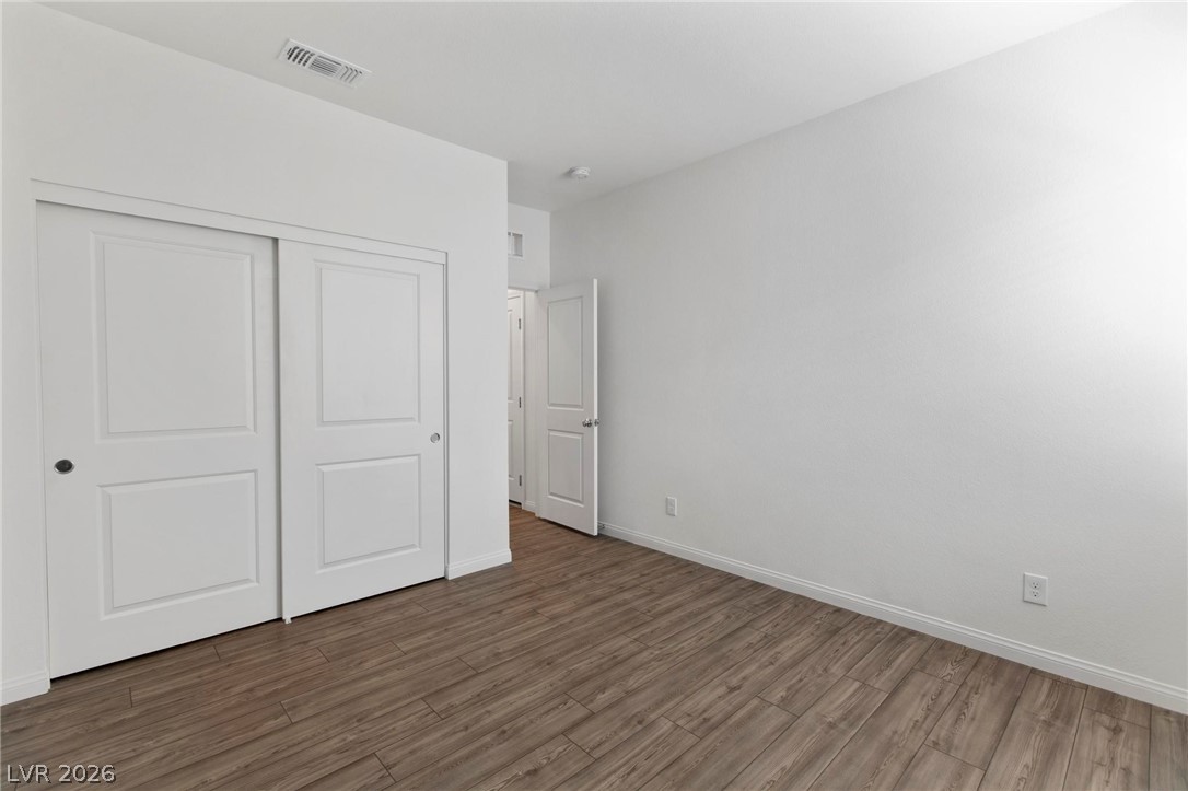 10183 Glowing Amber Street