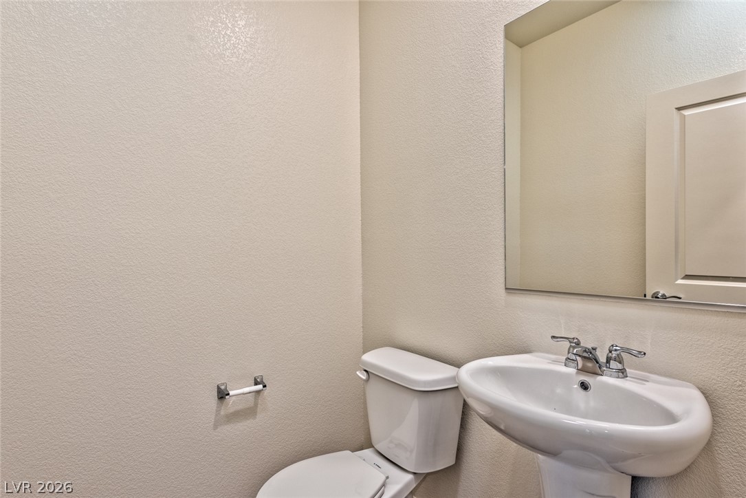 4706 Turquoise Cliffs Avenue