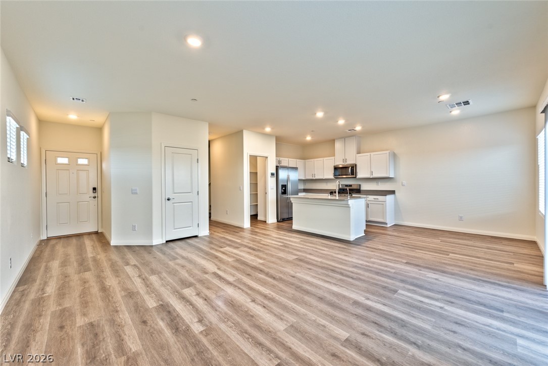 4706 Turquoise Cliffs Avenue