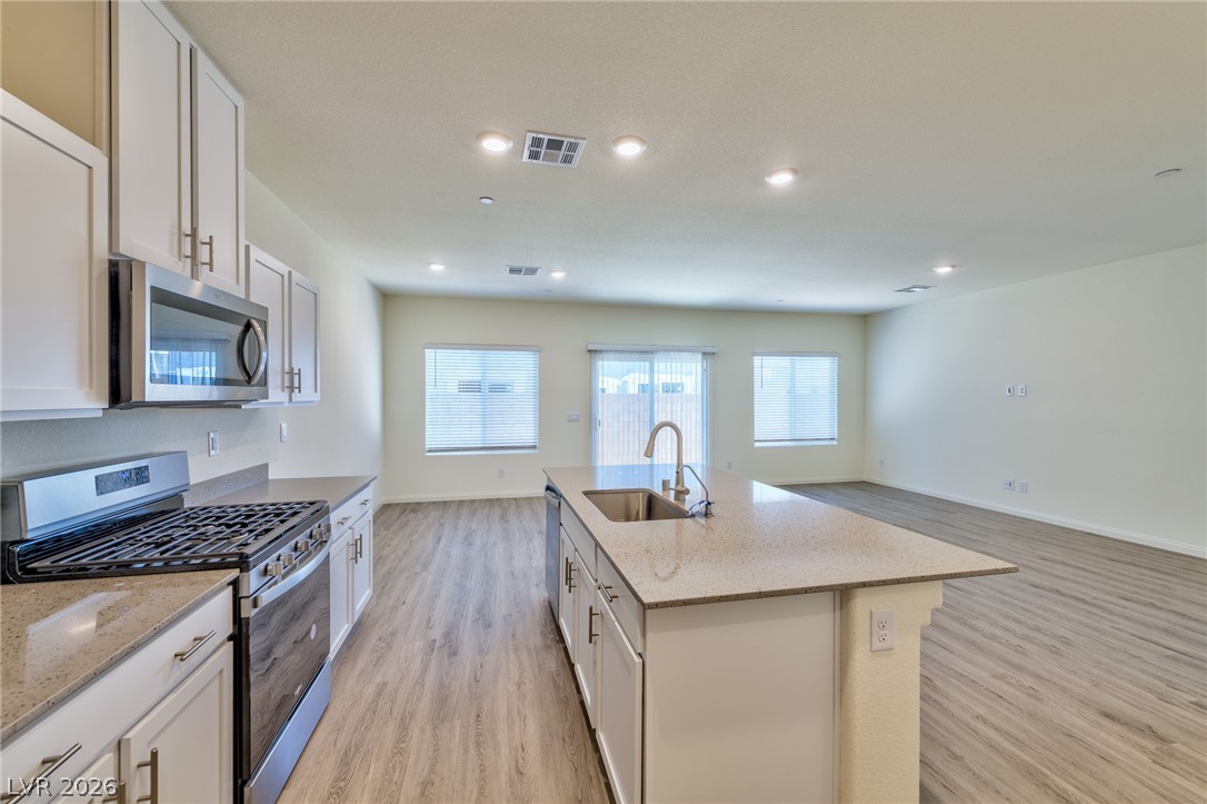 4702 Arctic Cliffs Avenue