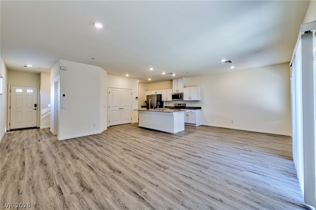 4702 Arctic Cliffs Avenue