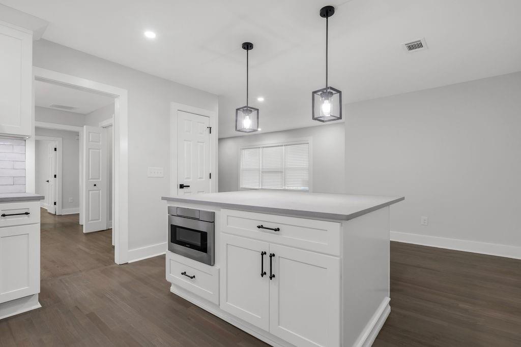 2219 SHARON Way