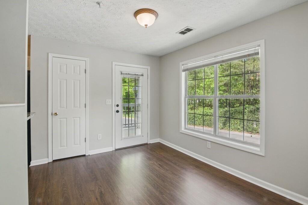 124 STREAMSIDE Drive Unit 24