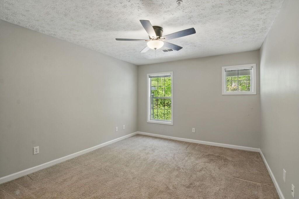 124 STREAMSIDE Drive Unit 24