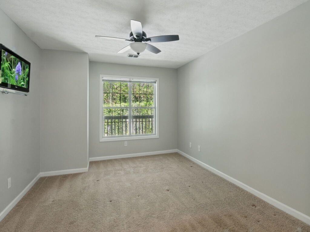 124 STREAMSIDE Drive Unit 24