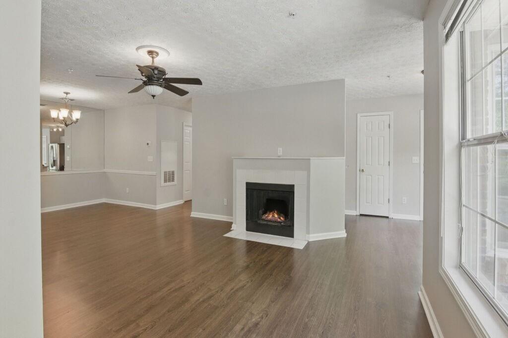 124 STREAMSIDE Drive Unit 24