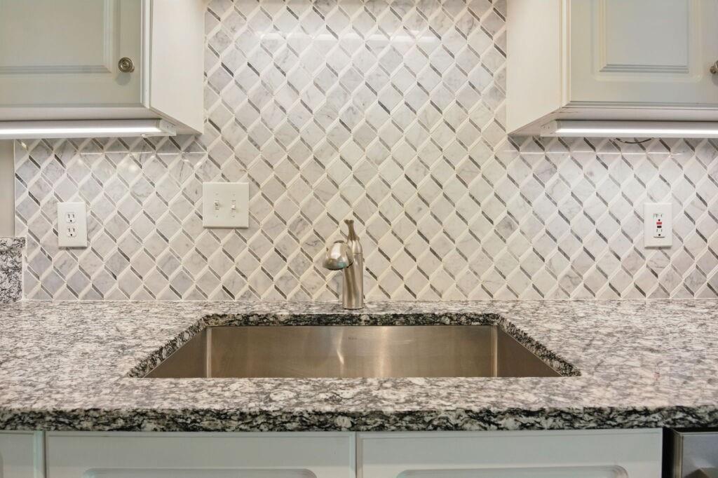 124 STREAMSIDE Drive Unit 24