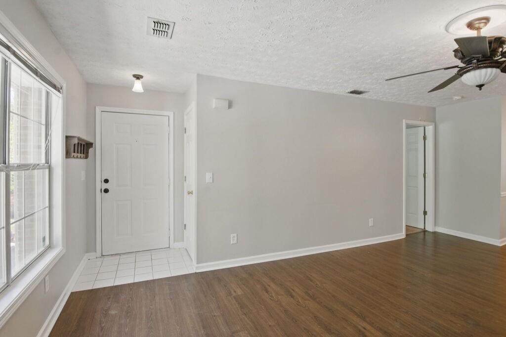 124 STREAMSIDE Drive Unit 24