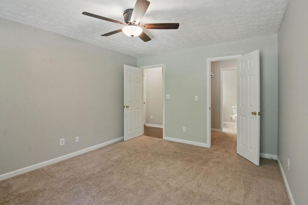124 STREAMSIDE Drive Unit 24