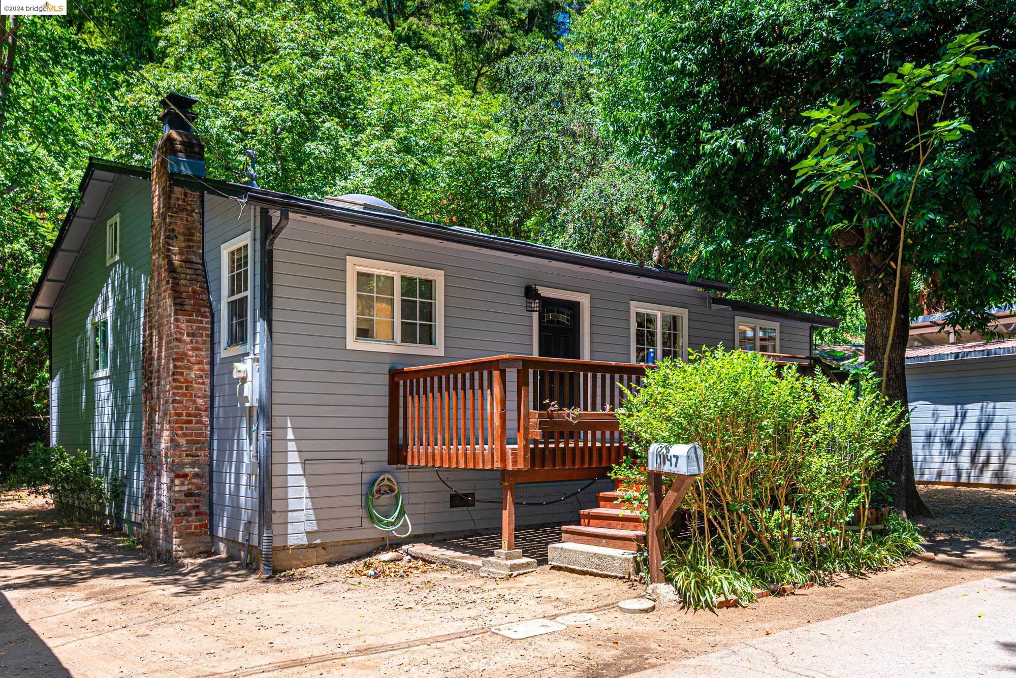 11147 Dell Ave