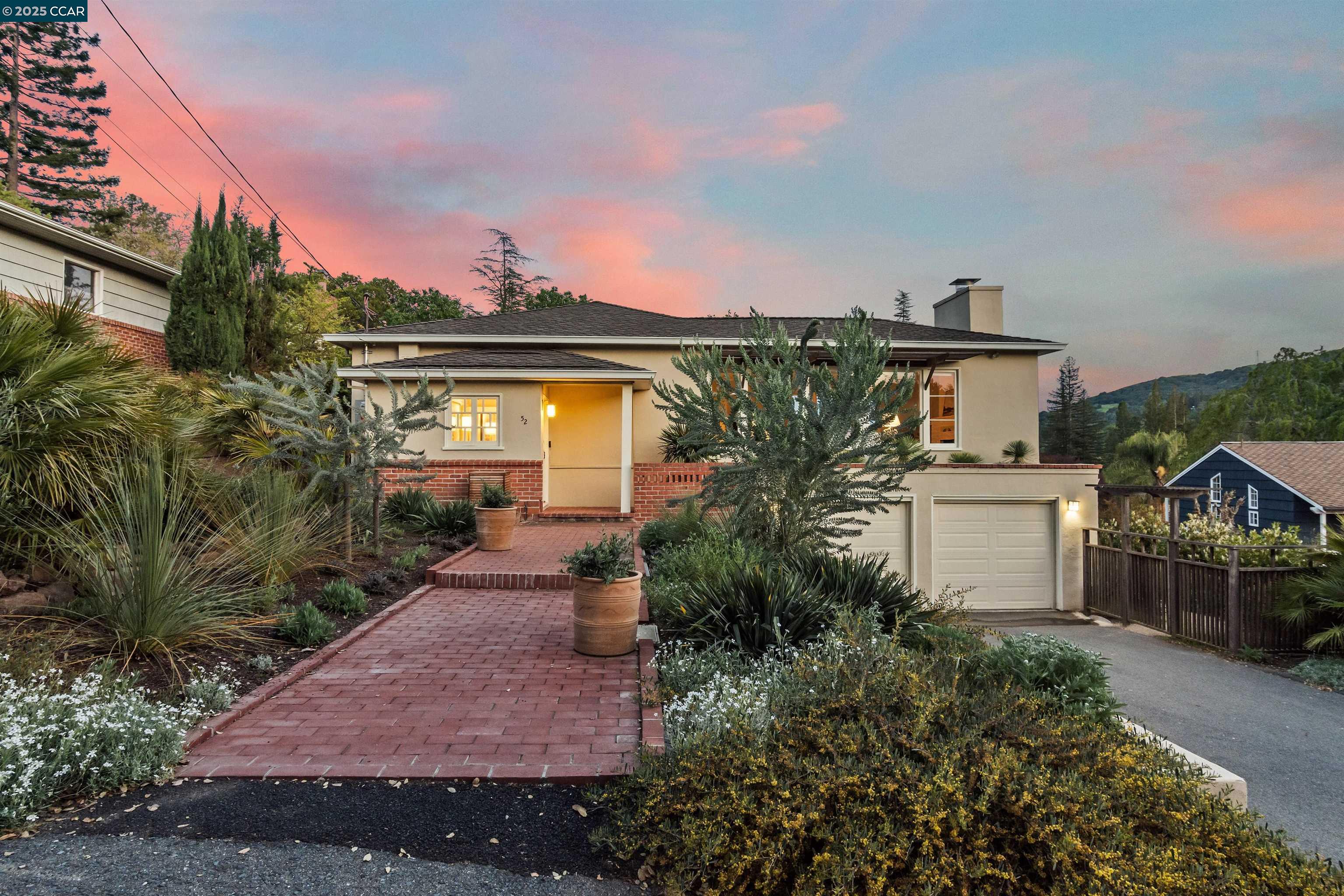 52 Acacia Dr