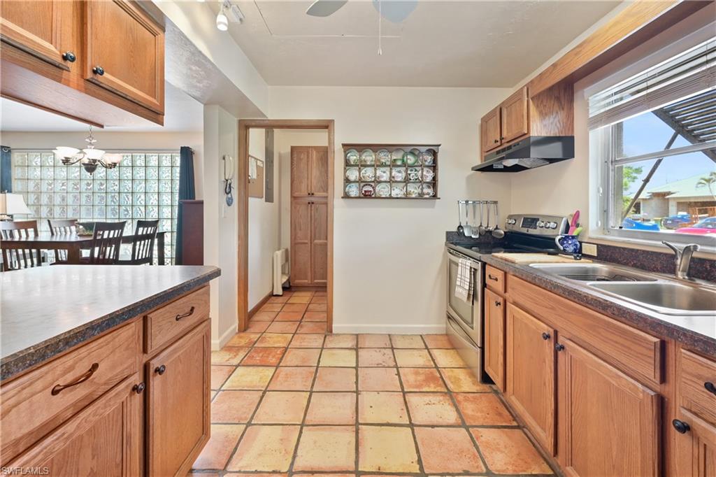 622 95th AVE N