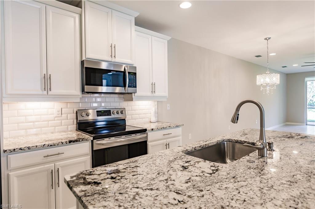 14735 Edgewater CIR