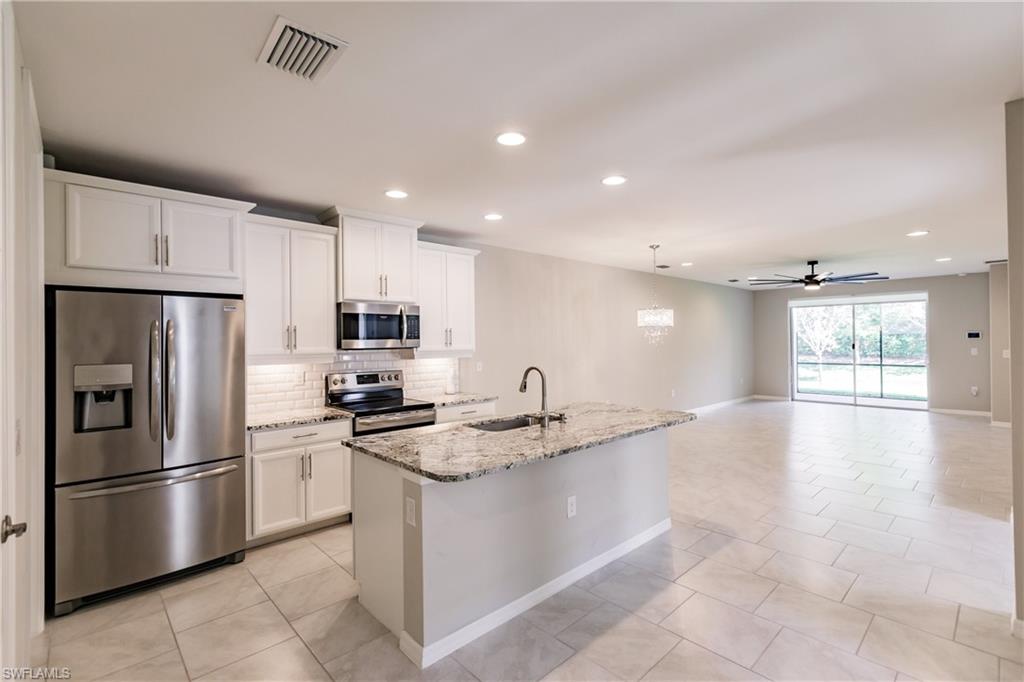 14735 Edgewater CIR