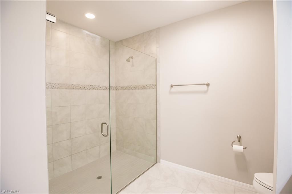14735 Edgewater CIR