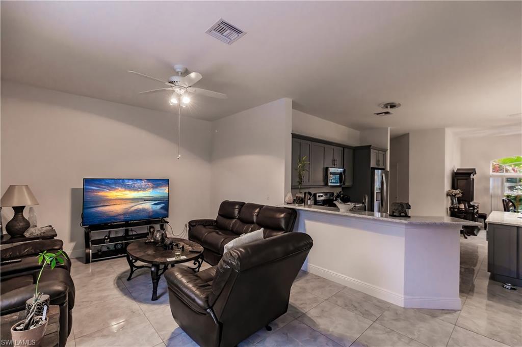787 Waterloo CT