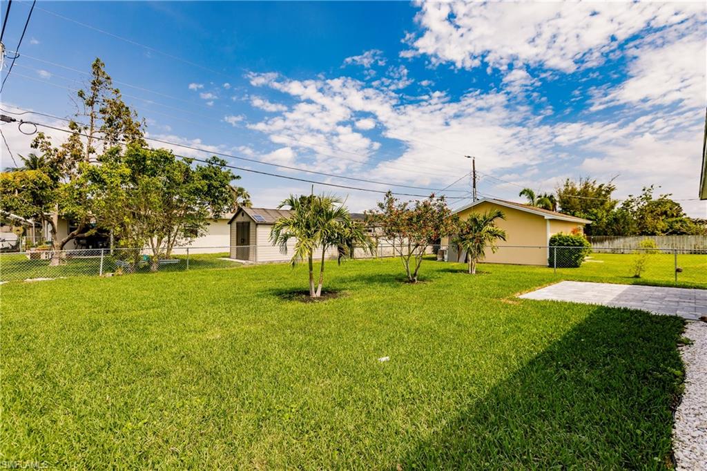 639 98th AVE N