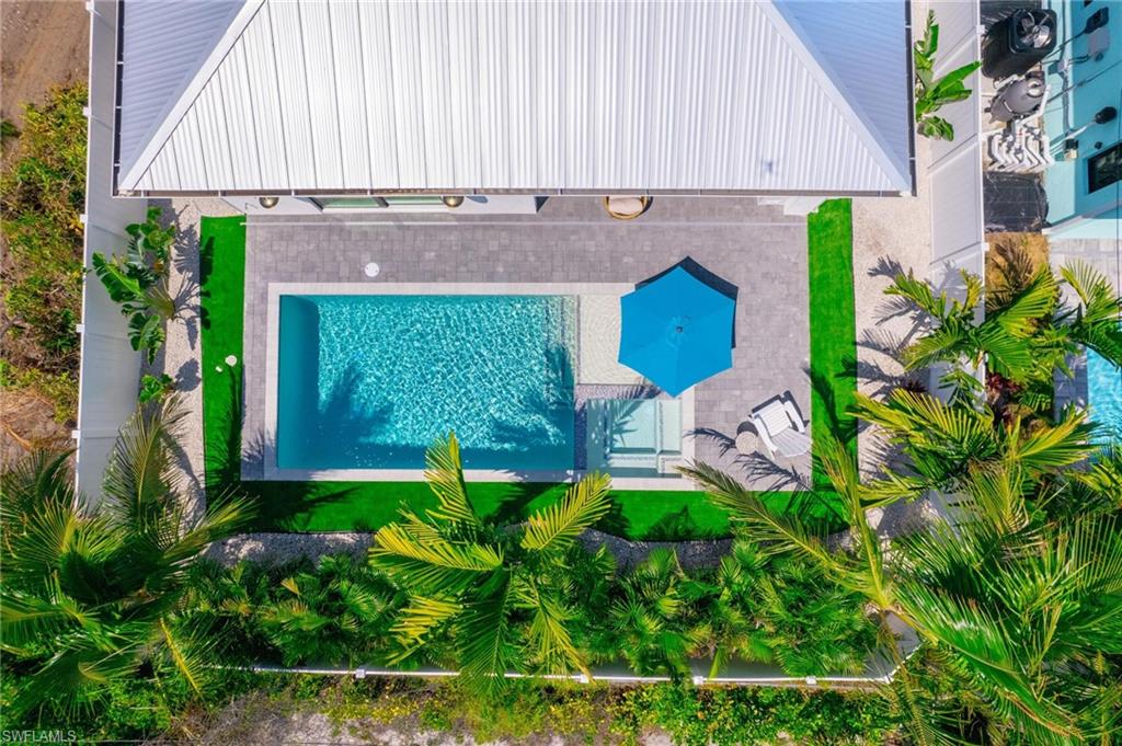 546 104th AVE N