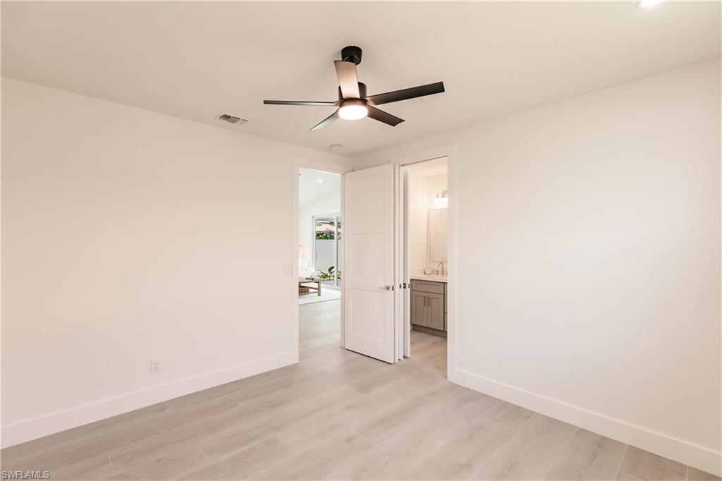 739 98th AVE N