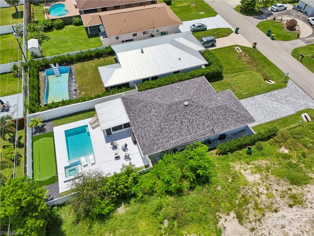 656 94th AVE N