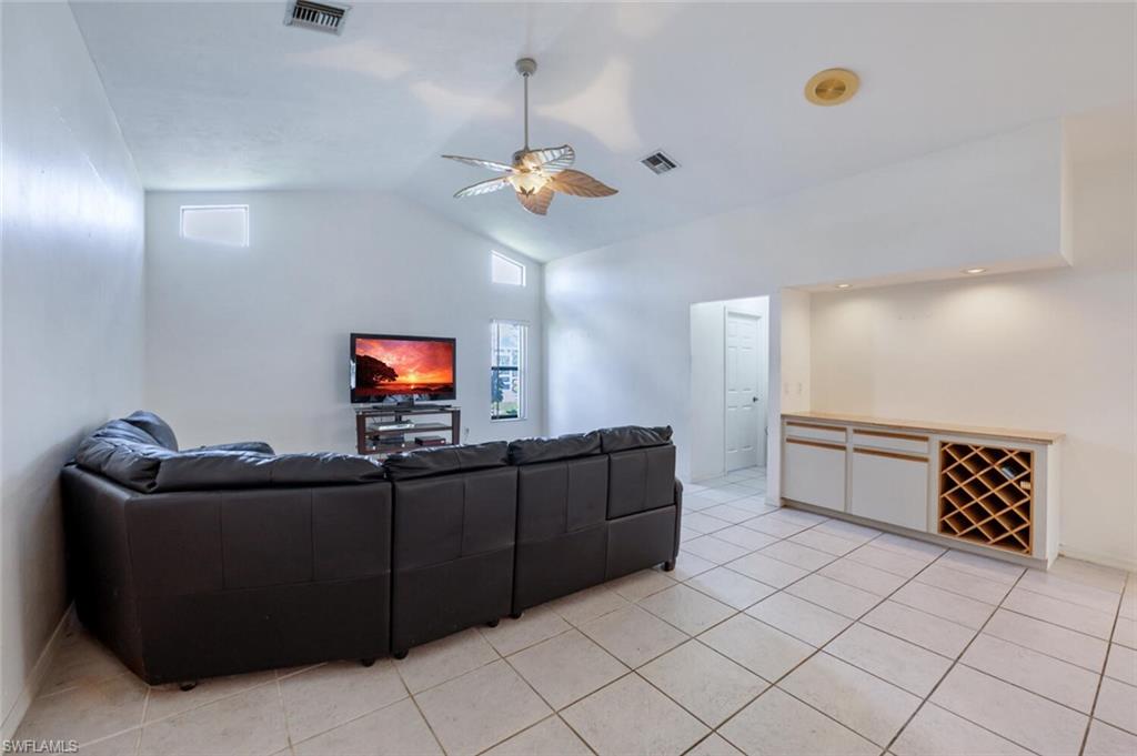 2204 REGAL WAY