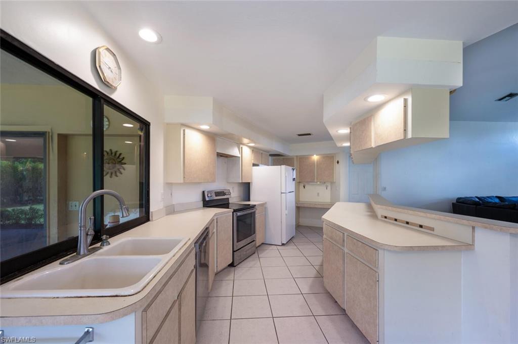 2204 REGAL WAY