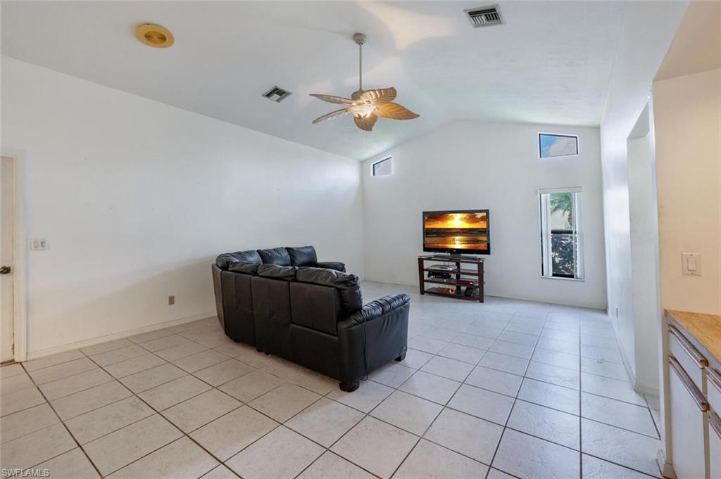 2204 REGAL WAY
