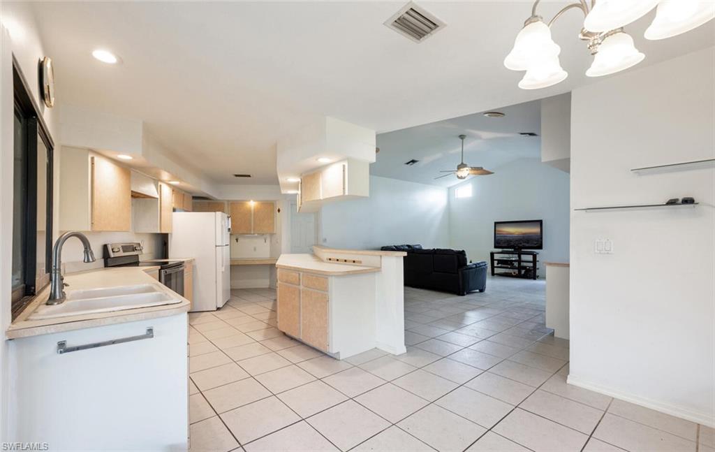2204 REGAL WAY