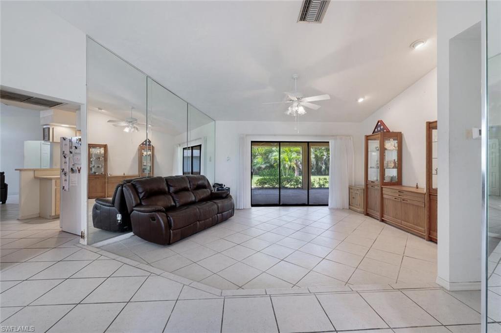 2204 REGAL WAY