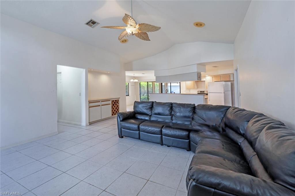 2204 REGAL WAY