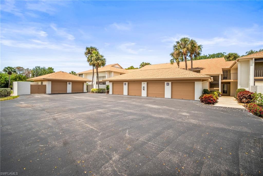 517 Lake Louise CIR # 101