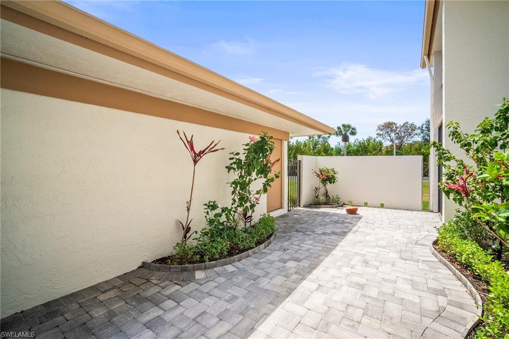 517 Lake Louise CIR # 101