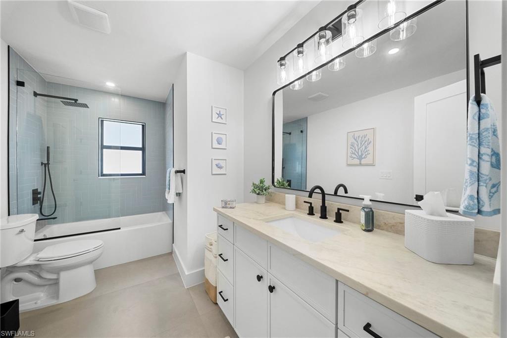 778 109th AVE N