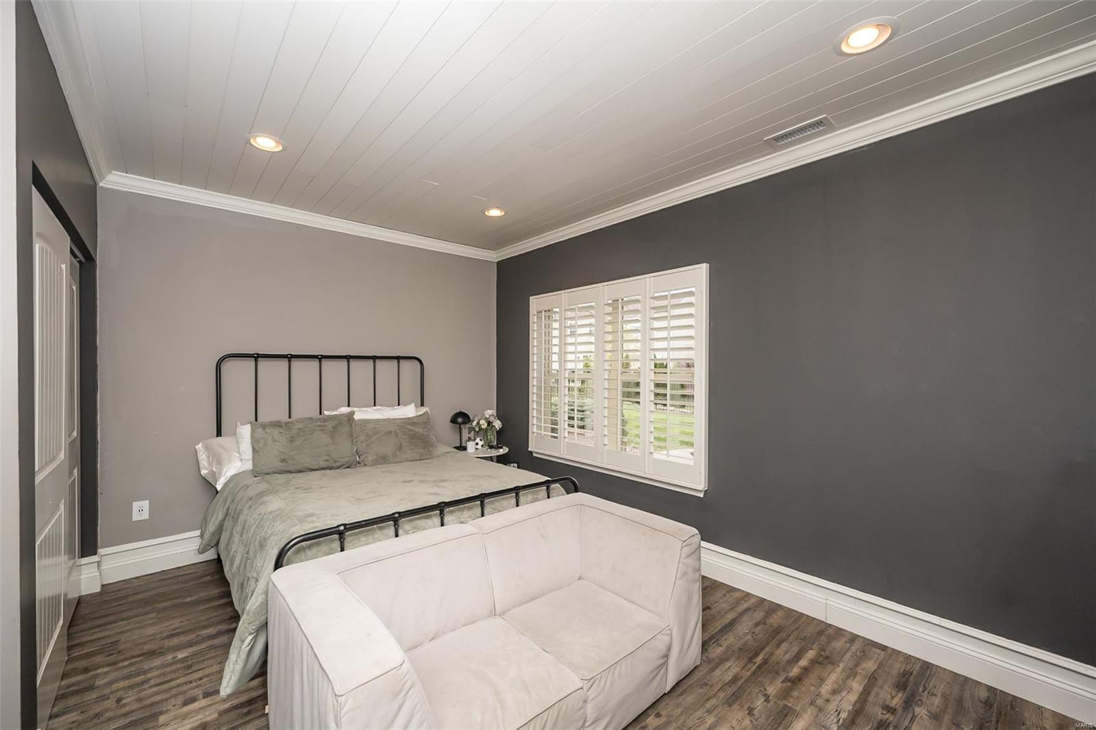 121 Central Park Avenue