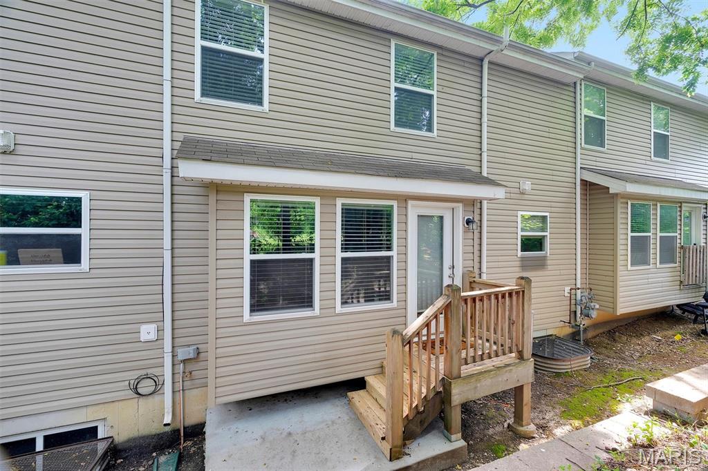 32 Loris Lane