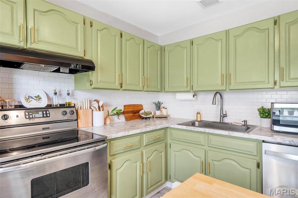 14 Steeplechase Drive