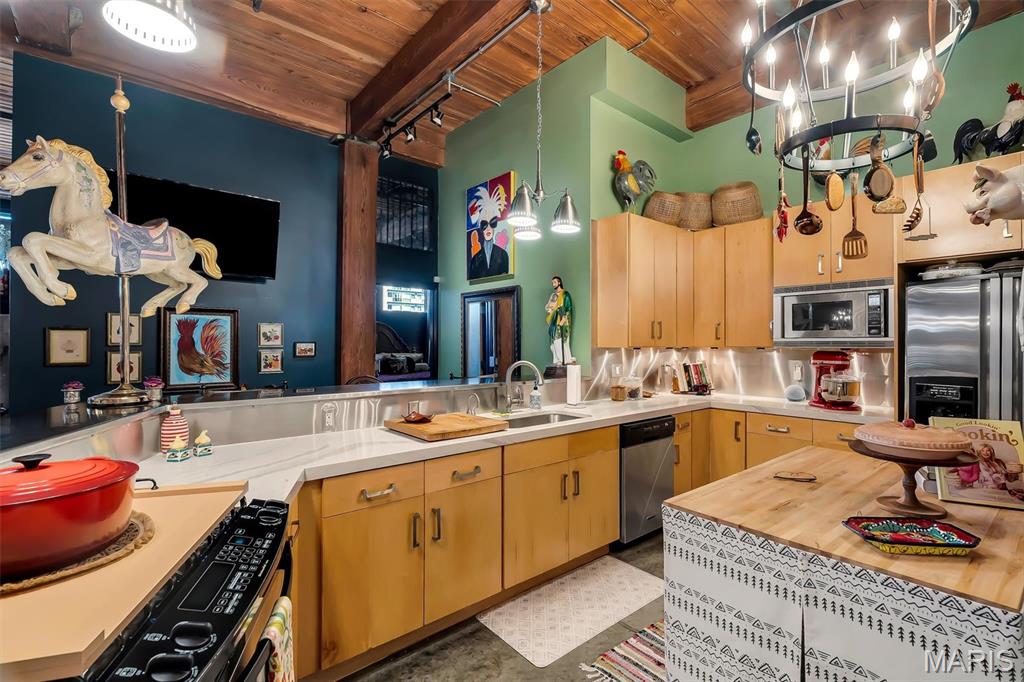 703 N 13th Street Unit: 207