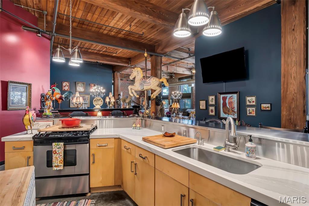 703 N 13th Street Unit: 207