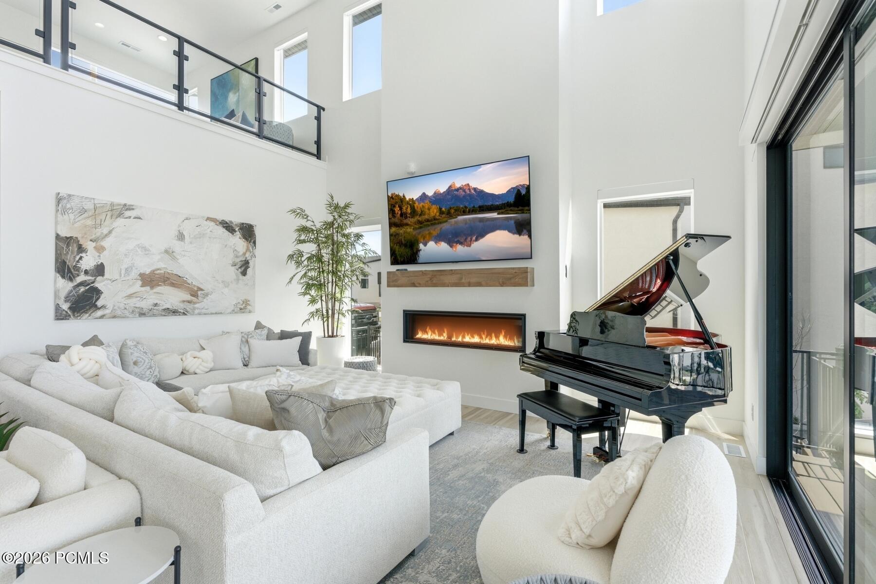 4489 N Solstice Drive