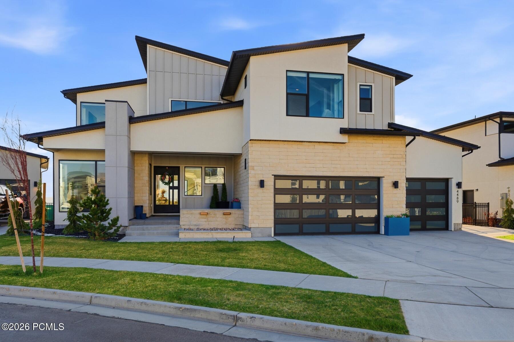 4489 N Solstice Drive