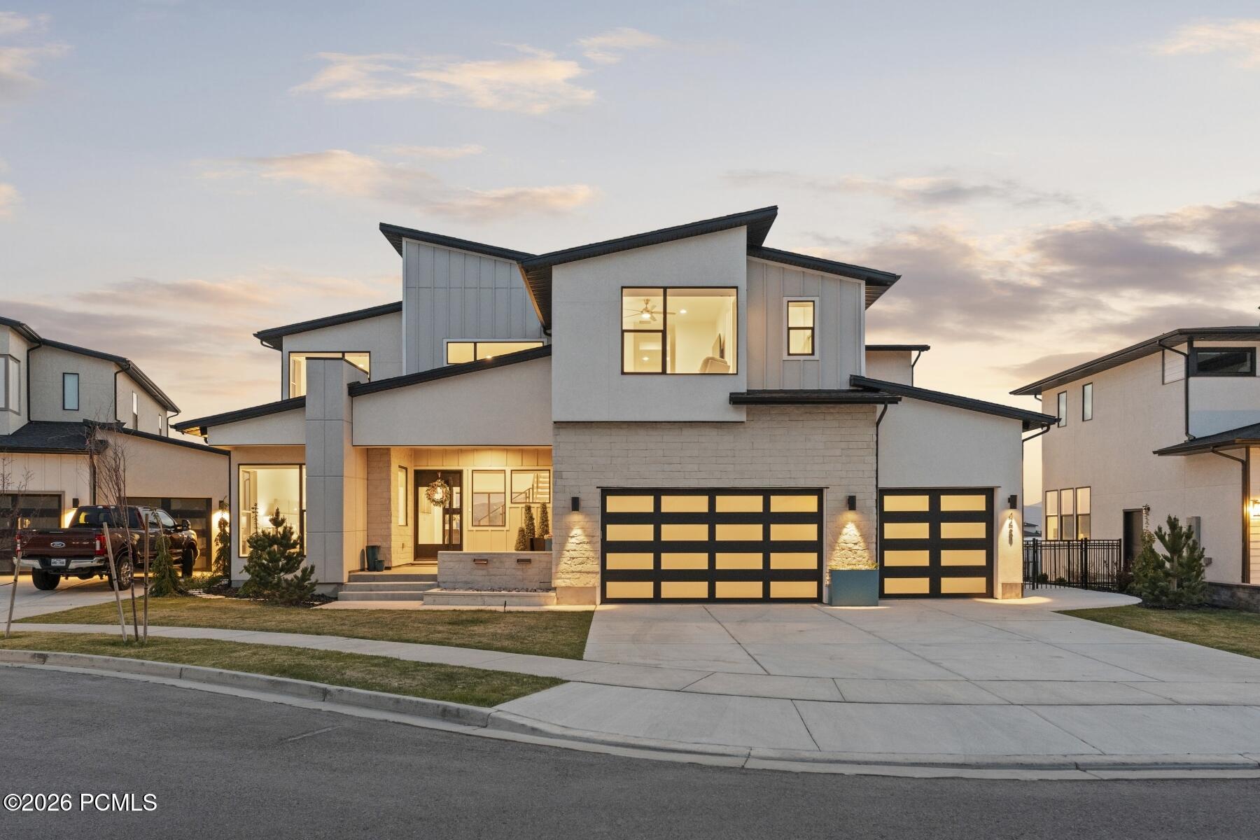 4489 N Solstice Drive