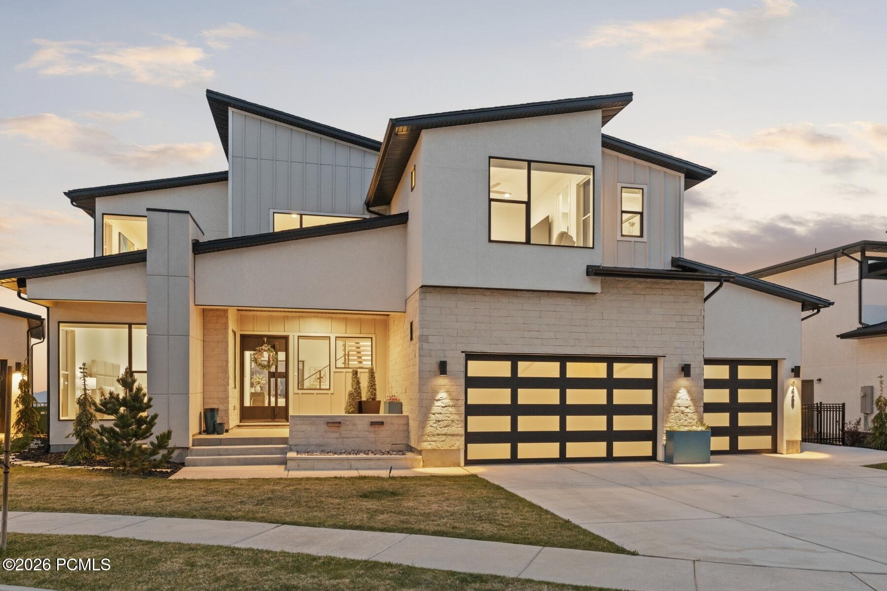 4489 N Solstice Drive