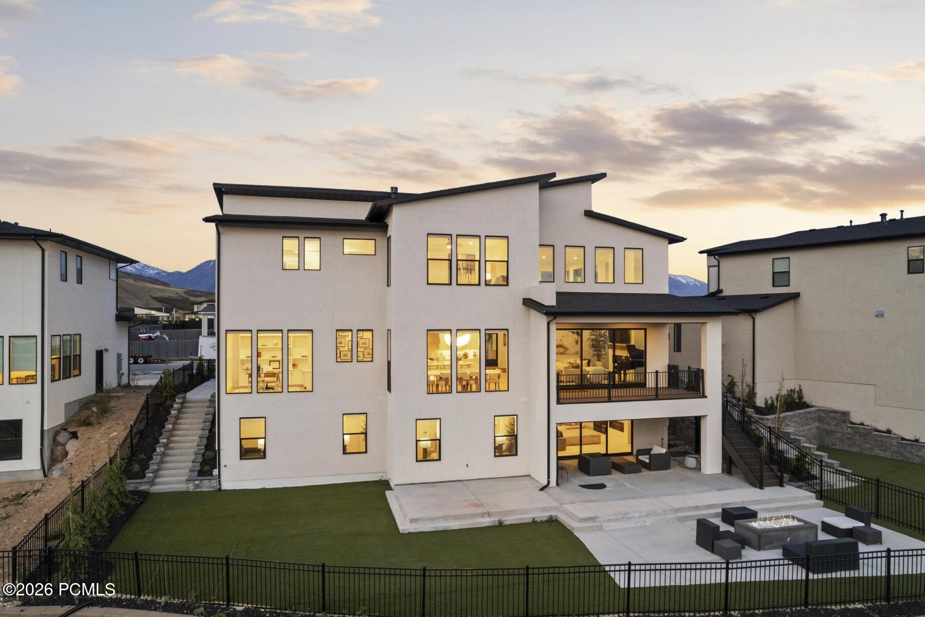 4489 N Solstice Drive