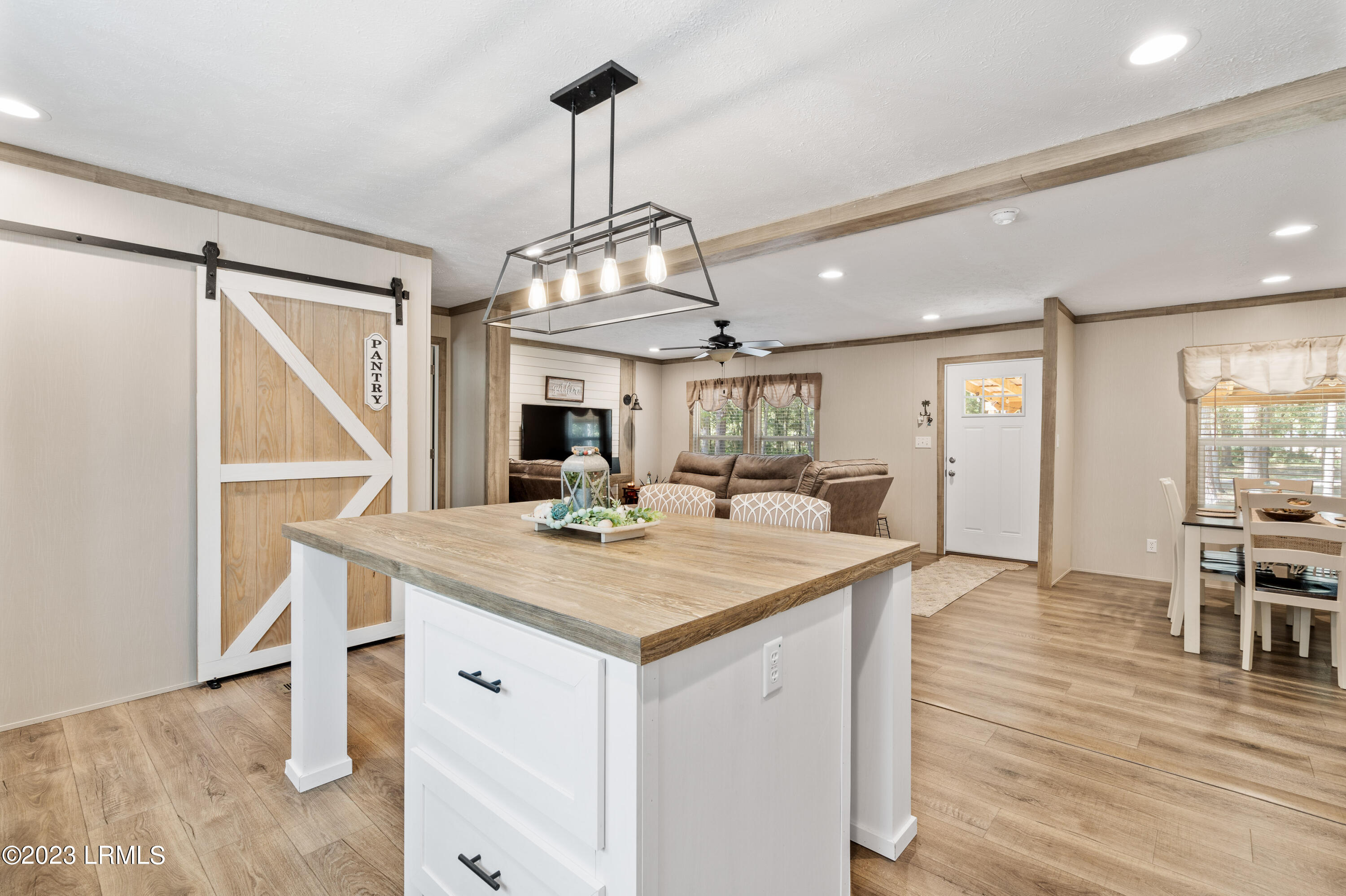 75 Vineyard Point Road, St. Helena Island