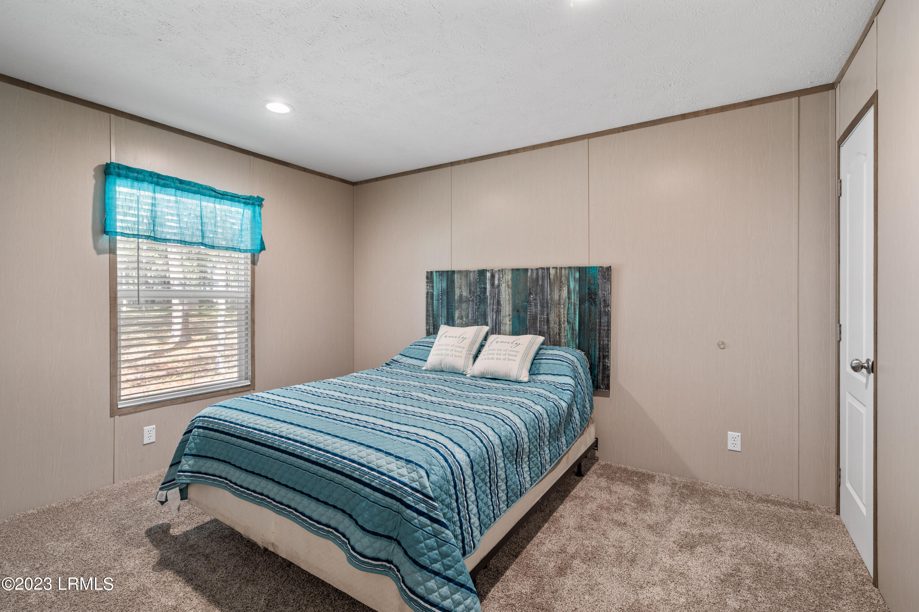 75 Vineyard Point Road, St. Helena Island
